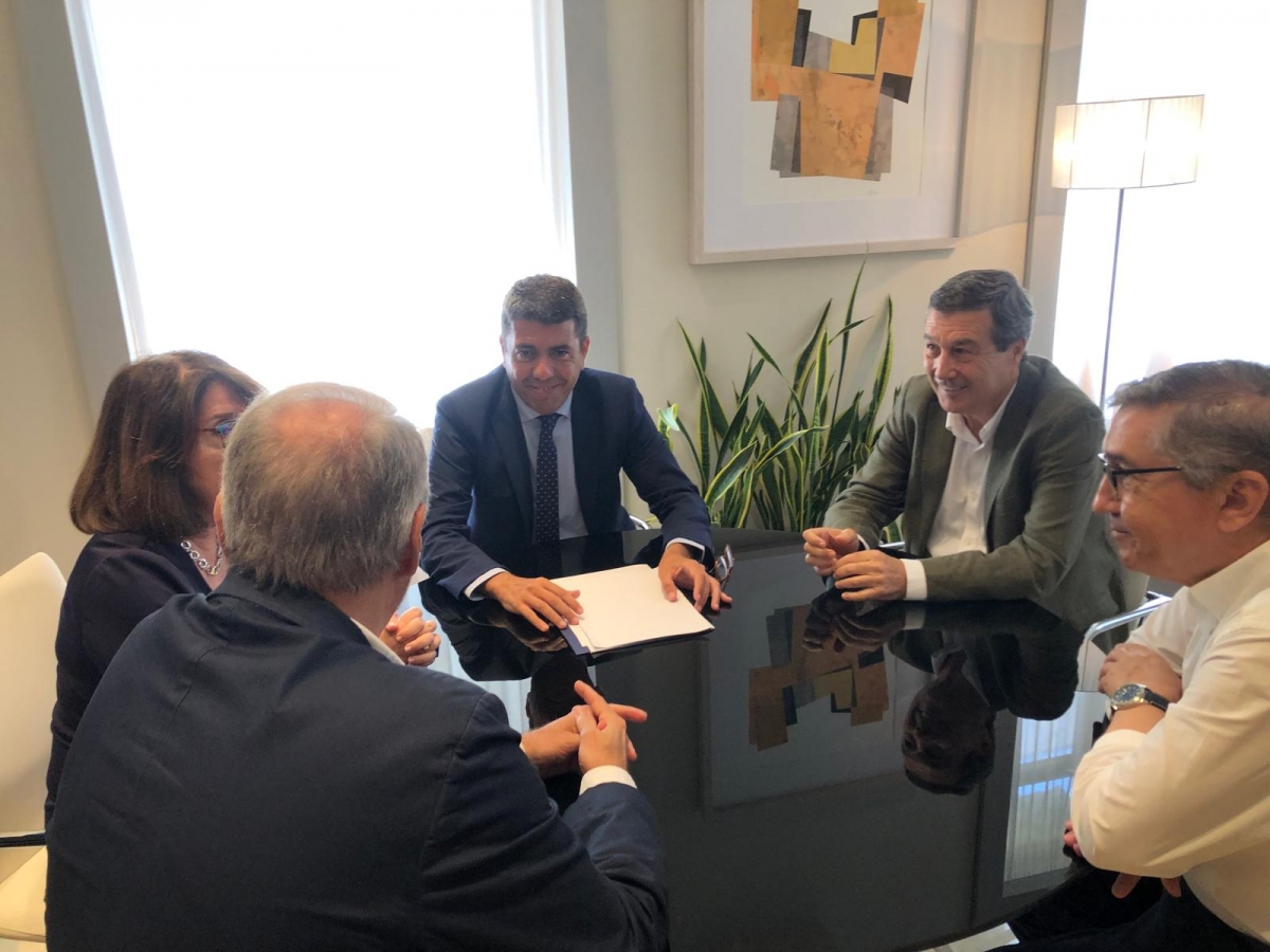 Ruiz, Navarro, Mazón, Gómez y Rovira. - Ruiz, Navarro, Mazón, Gómez y Rovira.
