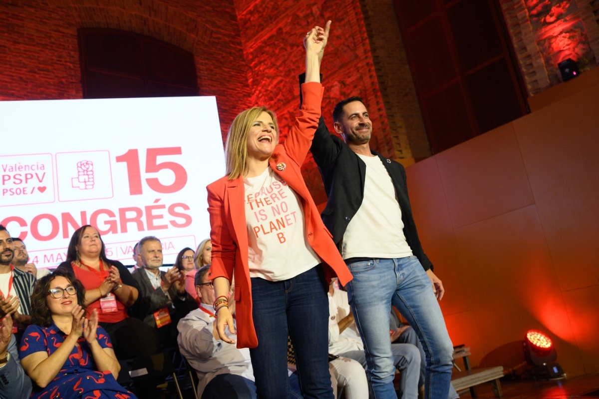 Bernabé, junto a Bielsa en el congreso de la ciudad. - Foto: KIKE TABERNER Bernabé, junto a Bielsa en el congreso de la ciudad.