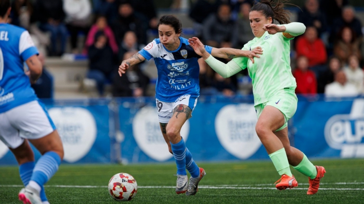 Belén Martínez, máxima goleadora del equipo, seguirá como azulona. - Foto: ACFE
