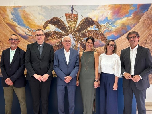 Estas son las personalidades y el portaestandarte de las representaciones del Misteri d’Elx 2025