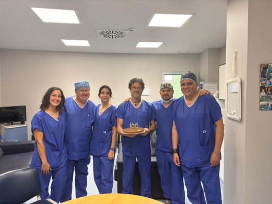 El Servicio de Urología del Arnau de Vilanova alcanza las 100 prostatectomías radicales robóticas