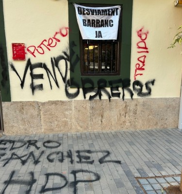 La sede del PSPV en Aldaia amanece con pintadas y Morant acusa a la 