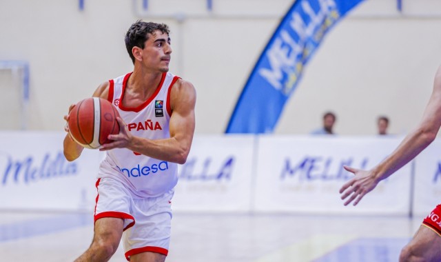 Álvaro Cárdenas, cedido al Peristeri BC durante la temporada 2025-26
