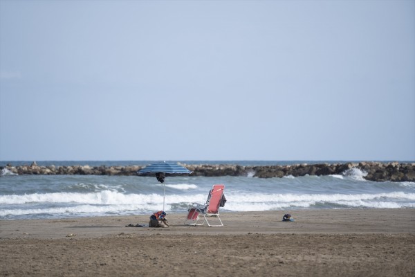 Cierran al baño la playa de Massalfassar por arrastre de sedimentos por las lluvias