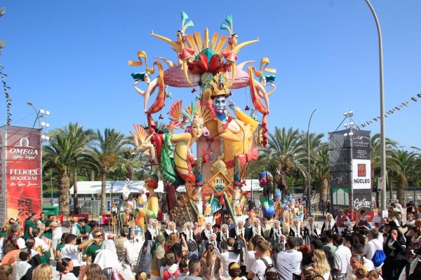 La Hoguera Baver - Els Antigons logra el primer premio en categoría Especial