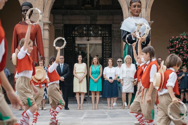 Desfile, gigantes, danzas y misa: Castelló se engalana con los actos para celebrar el Corpus Christi