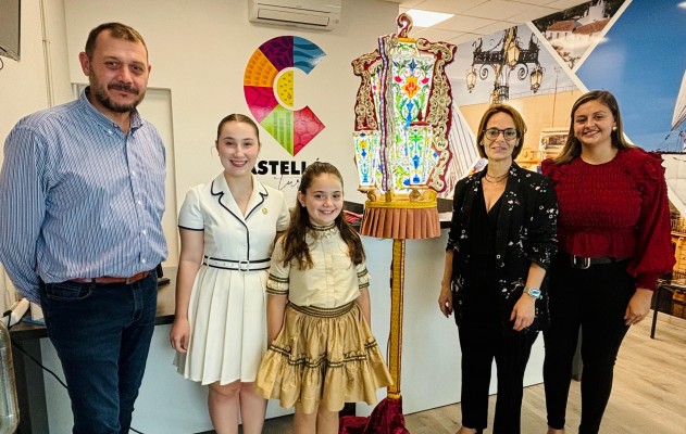 L'oficina Tourist Info de l'estació de Renfe exposa la Gaiata 7 'Cor de la Ciutat' com a atractiu turístic
