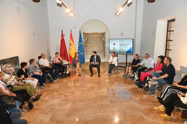 La Comunidad lanza ayudas de 300.000 euros para mejorar la calidad de vida de 130 pacientes con ELA
