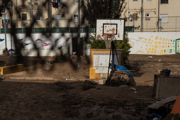 Un colegio de Algemesí empezará el curso en barracones mientras se reconstruyen sus instalaciones afectadas por la Dana