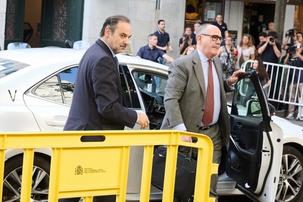 El Supremo ratifica las medidas cautelares contra Ábalos y Koldo y descarta enviarles a prisión como pedía el PP