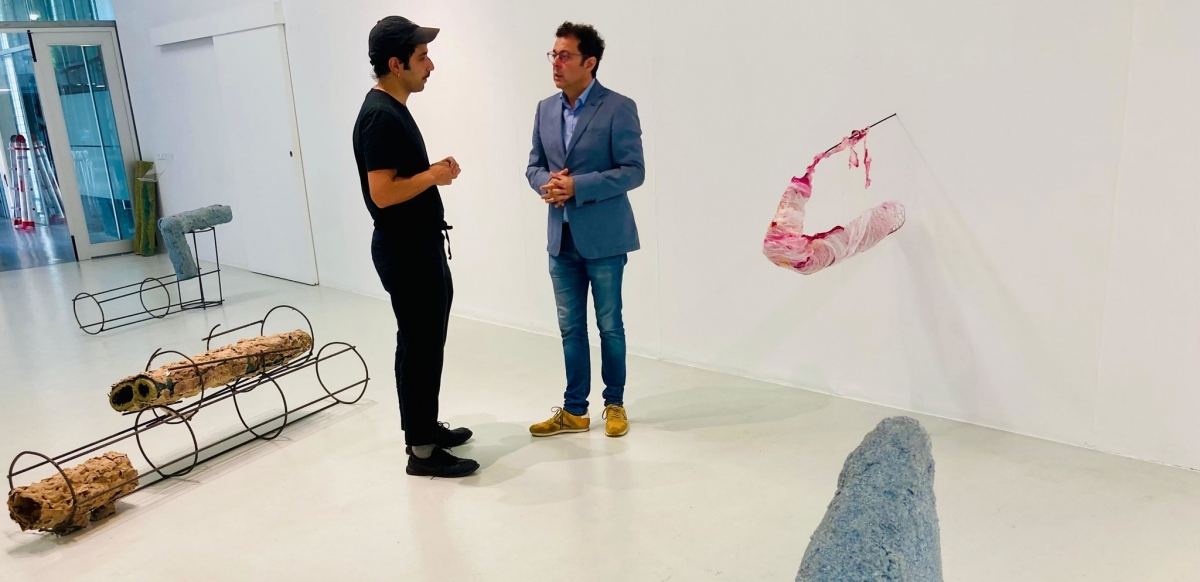 El artista yeclano Víctor Ortuño vuelve a la Región para exponer en el Párraga sus esculturas convertidas en coral