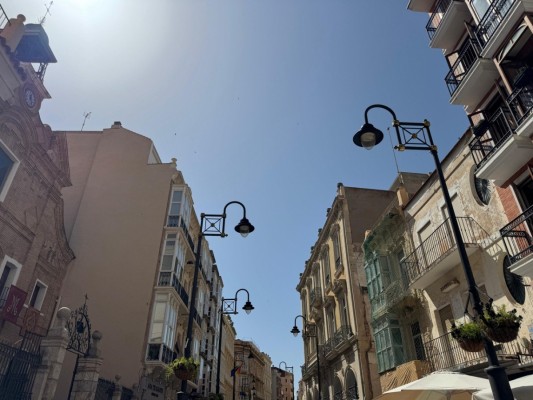 Movimiento Ciudadano se pregunta por la ausencia de toldos en la calle del Carmen de Cartagena