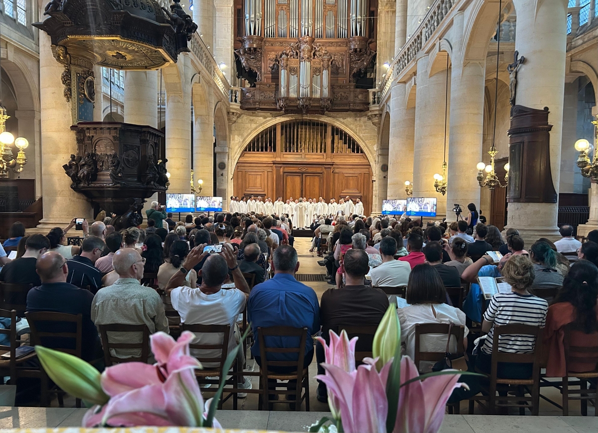 La iglesia Saint Étienne du Mont de París acoge un concierto del Misteri d'Elx ante 600 personas