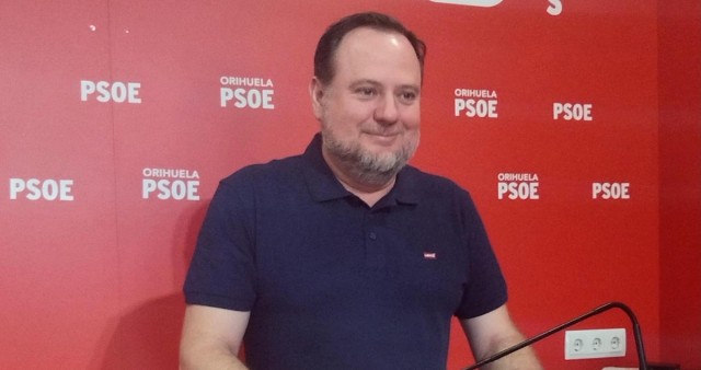 Luis Quesada, nuevo secretario general del PSOE de Orihuela tras imponerse a Antonio Zapata en primarias