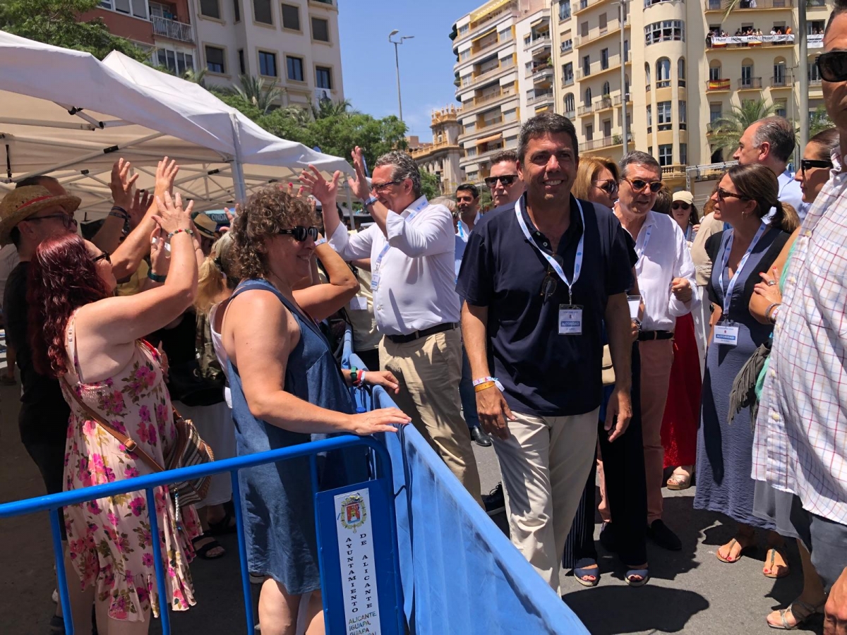 Carlso Mazón en Fogueres en Alicante. 