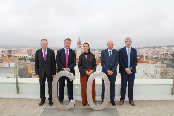 Merino destaca la apuesta de Caixa Ontinyent por la obra social y la creación de empleo
