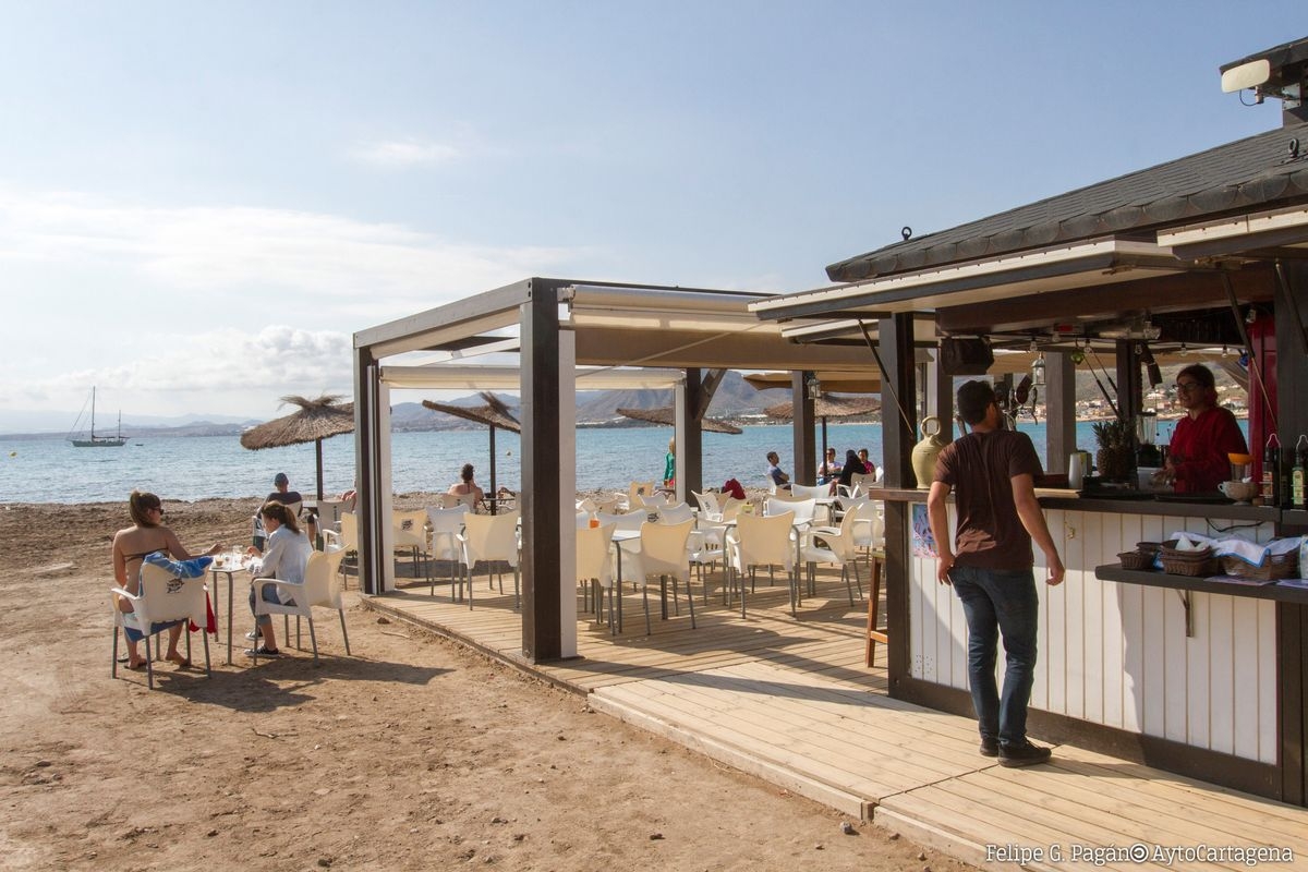 Chiringuito en el litoral cartagenero - 