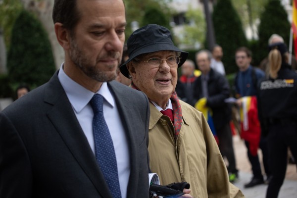 El exembajador Raúl Morodo y su hijo reconocen que defraudaron a Hacienda