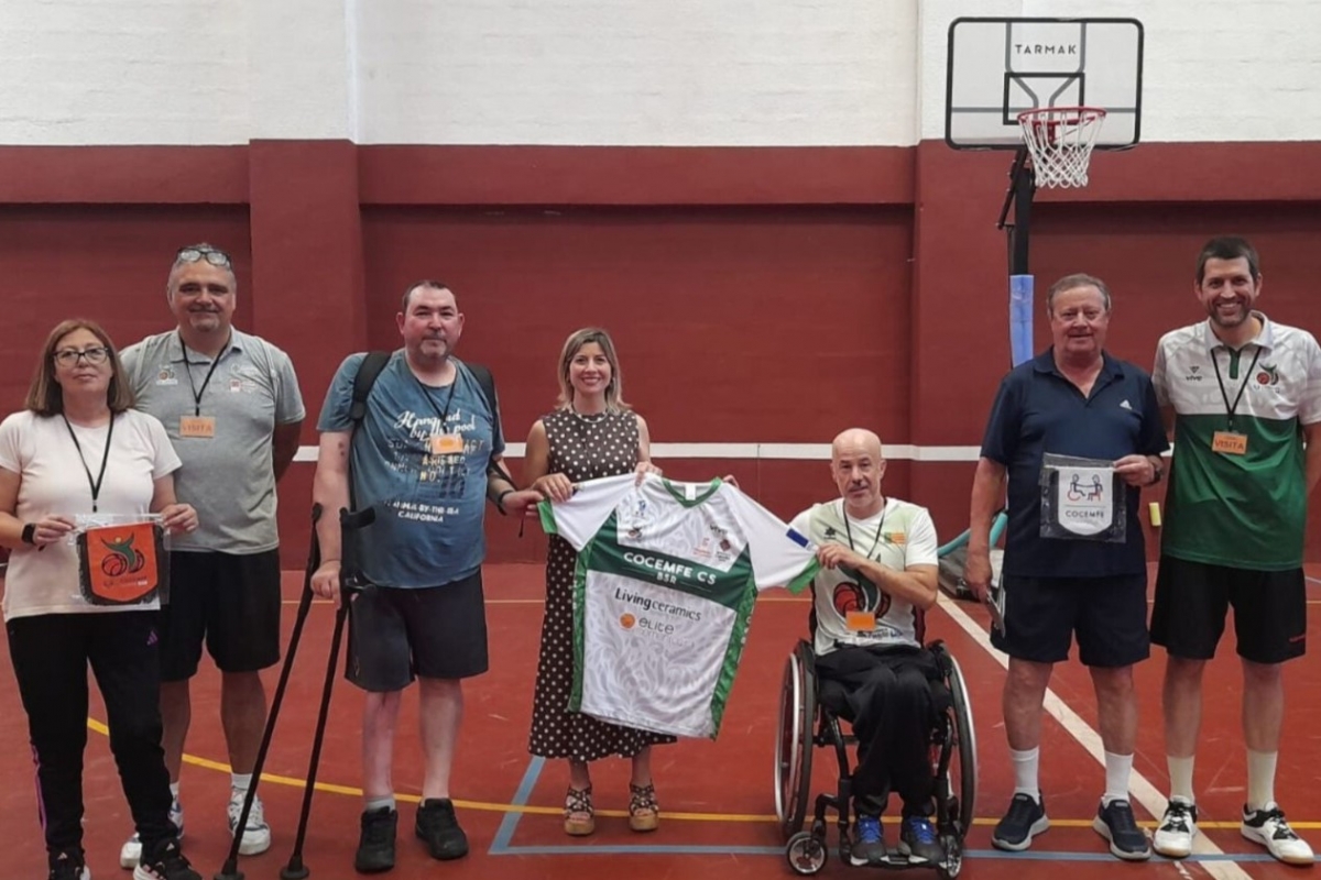 El equipo de baloncesto en silla de Cocemfe acerca la inclusión al centro penitenciario de Castelló