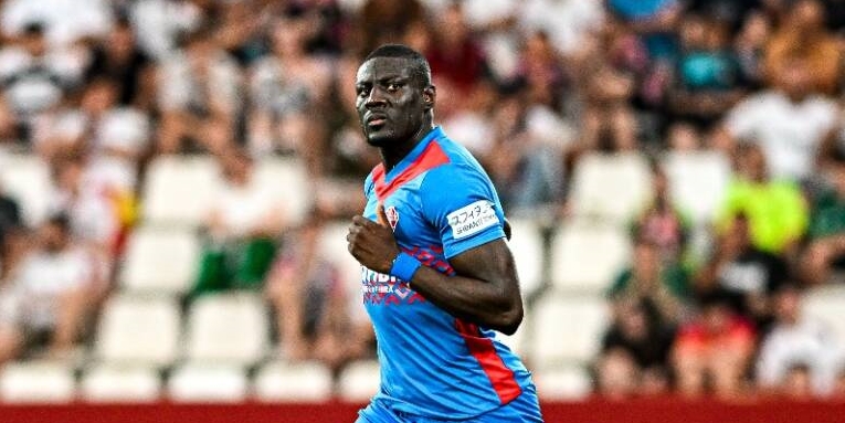Piden 22 meses de cárcel para un socio del Sporting por insultos racistas a Bambo Diaby 