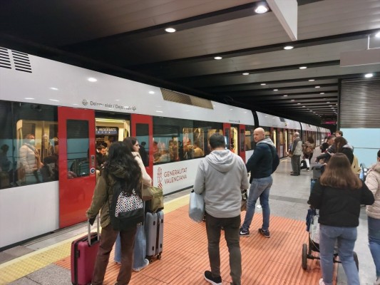El Consell aprueba las nuevas rebajas del transporte: del 40% a nivel general y del 50% para el abono joven mensual
