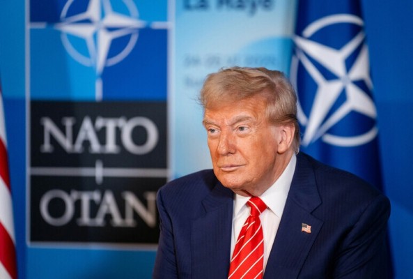 Los líderes de la OTAN rubrican su compromiso para gastar el 5% en Defensa en la próxima década