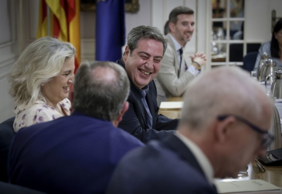 Vox defiende declarar Alicante zona castellanohablante y aboga por modificar el mapa lingüístico