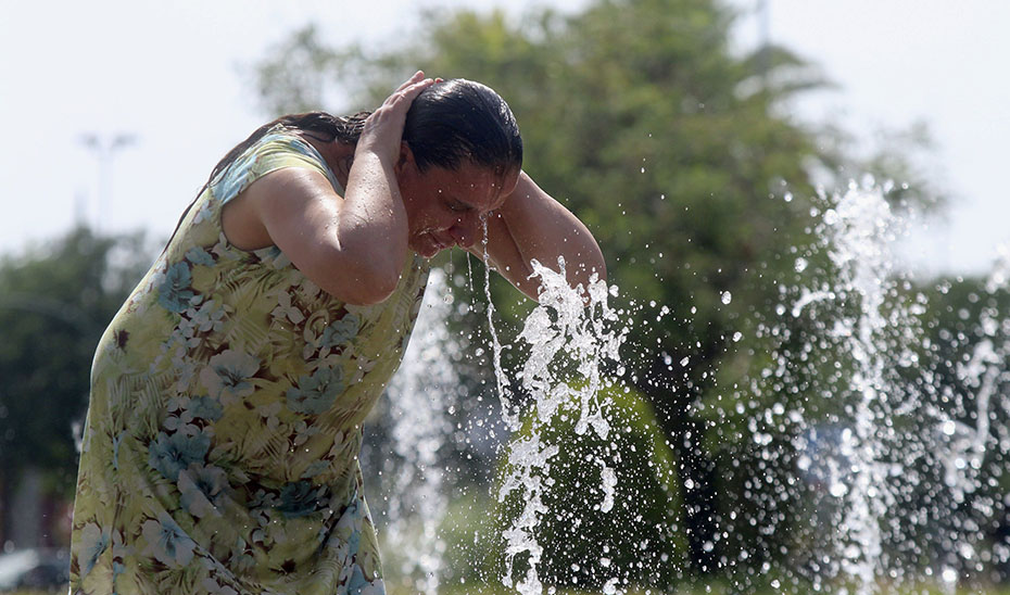Refugios climáticos, toldos o más jardines: la lucha contra el calor en València también se politiza