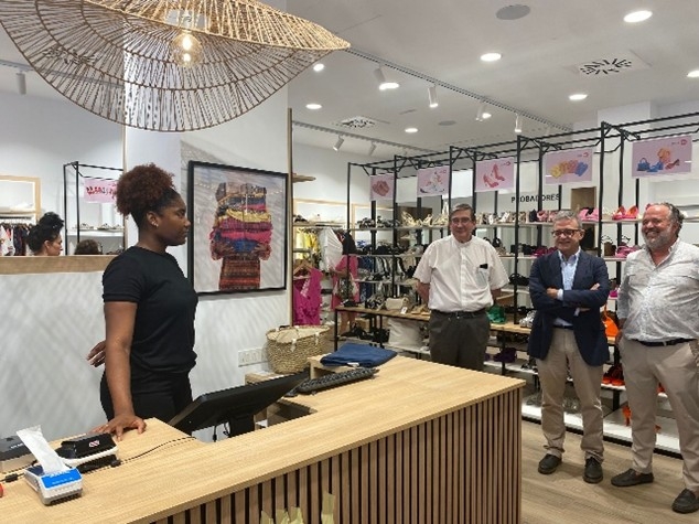 Moda Re-, la cooperativa social de Cáritas, abre tienda en Alicante
