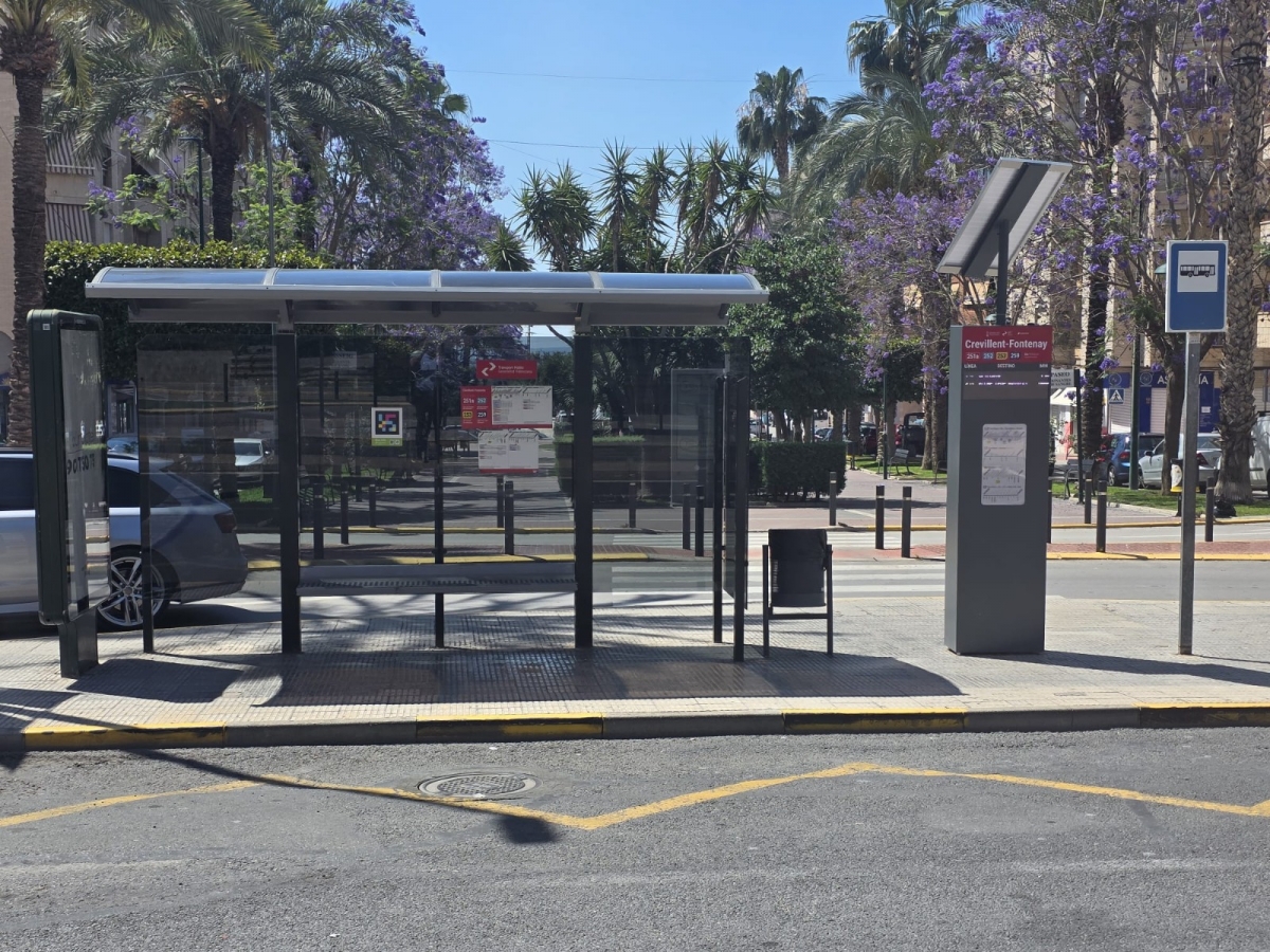 Nuevos paneles inteligentes en Elx Rodalia para impulsar la movilidad sostenible