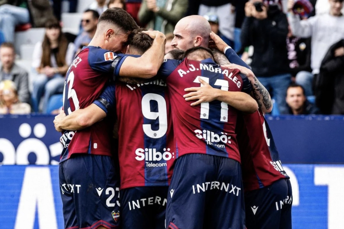 Patrocinio de Internxt al Levante. - Patrocinio de Internxt al Levante.