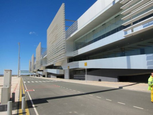 El aeropuerto de Corvera cerró el verano en negativo con 2.000 pasajeros menos en septiembre