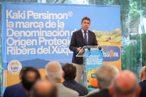 Mazón insta al Gobierno a autorizar la cría y suelta de parasitoides para luchar contra el 'cotonet'