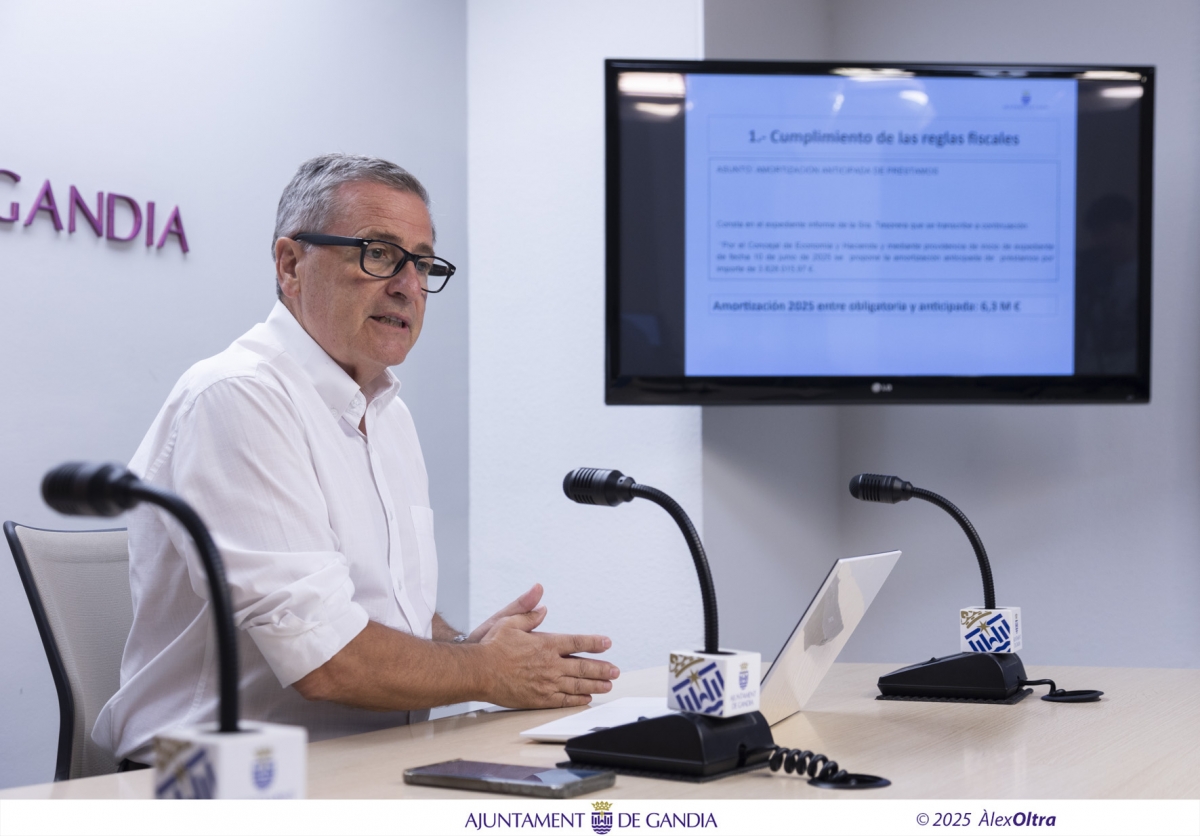 Gandia estudia una gestió conjunta dels tres pàrquings municipals per a millorar les seues prestacions