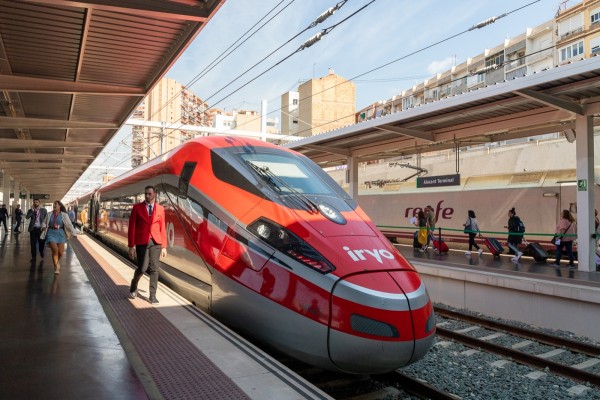 Renfe, Iryo y Ouigo reanudan este martes sus servicios de alta velocidad en la línea Madrid-Andalucía