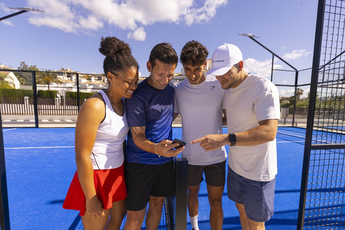 El pádel se consolida como deporte global: se abre un nuevo club cada 2,5 horas, según el Global Padel Report 2025 de Playtomic