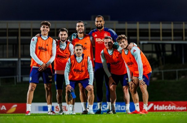 España defiende liderato ante Serbia