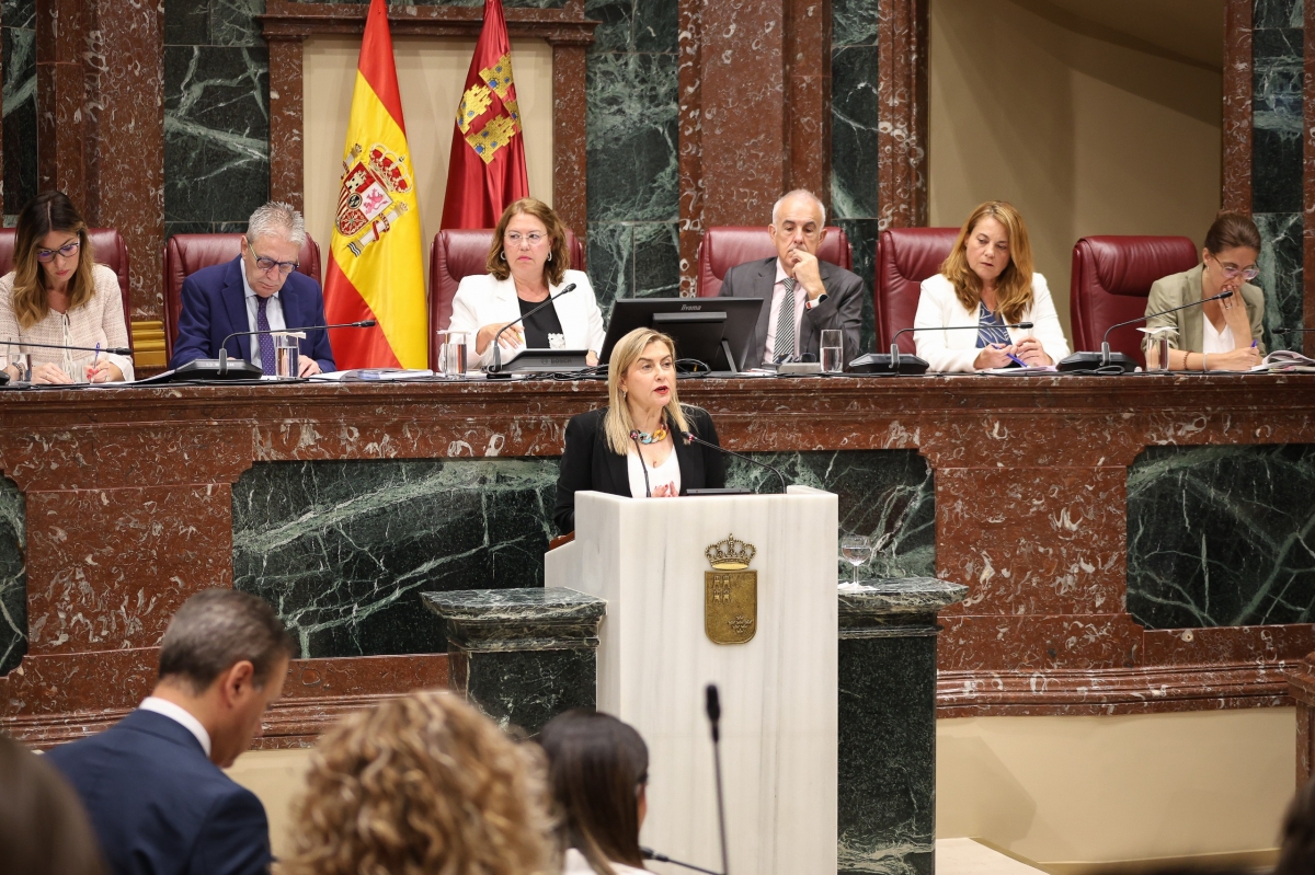 Carmina Fernández, en el debate del estado de la Región. - Foto: PSRM-PSOE Carmina Fernández, en el debate del estado de la Región.