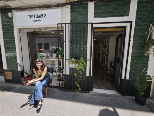 Abre sus puertas 'Terramar', el nuevo hogar de los libros en el Cabanyal