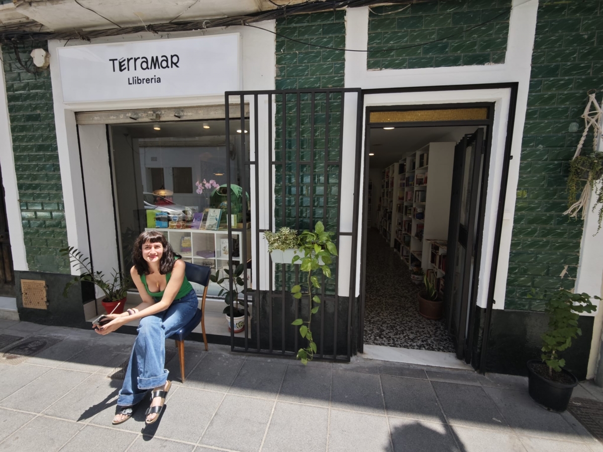 Abre sus puertas 'Terramar', el nuevo hogar de los libros en el Cabanyal