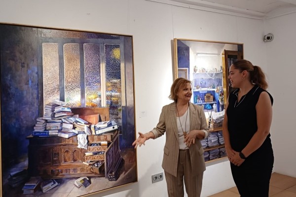 'Tots els colors de la llum': Humedas, guanyadora de la Biennal de pintura de Benicarló, exposa al MucBe