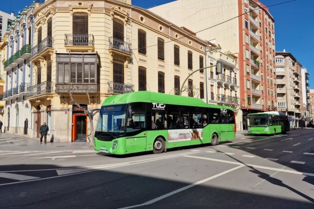 Otro convenio pactado: el transporte de viajeros de Castellón lo prorroga un año, con un 2% más de sueldo