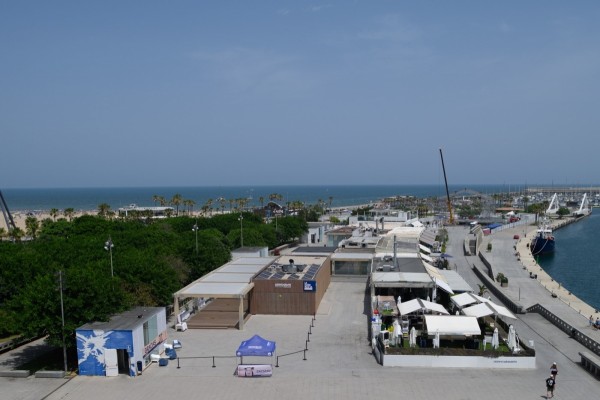 El Ayuntamiento de València demanda a los cuatro restaurantes de La Marina para desalojarlos
