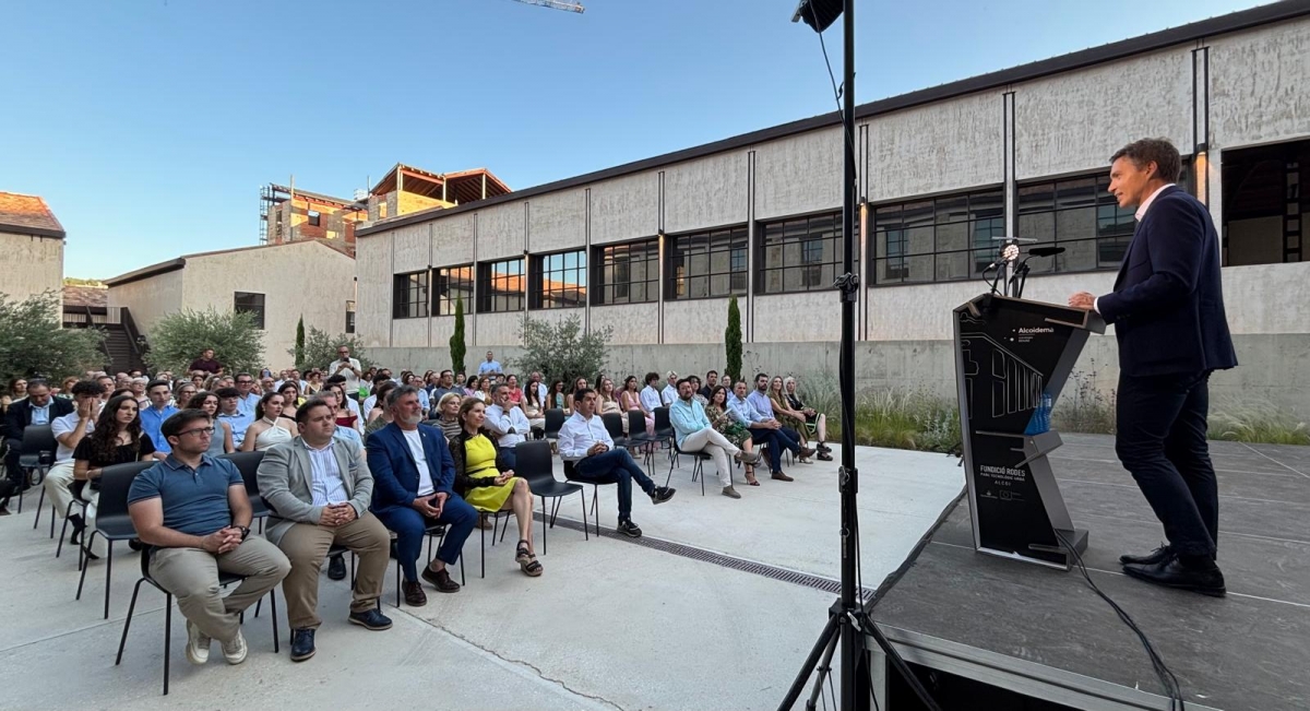 El emprendedor Iñaki Berenguer premia a 21 estudiantes: los mejores de bachillerato de Alcoy, Cocentaina y Muro