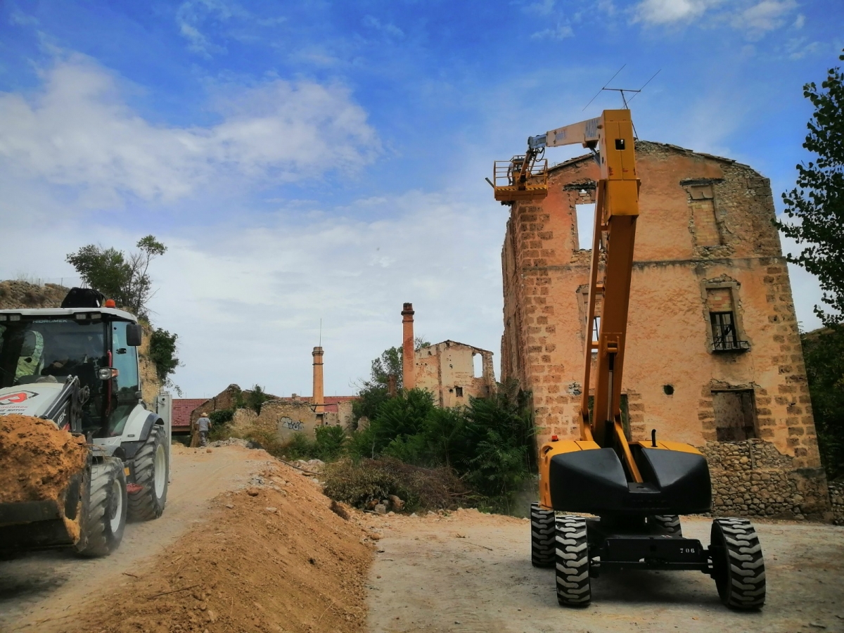 En marcha las obras para recuperar las históricas fábricas del conjunto industrial del Molinar en Alcoy 