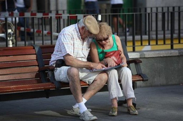 Las pensiones de Alicante desescalan y la provincia cae a la posición 45