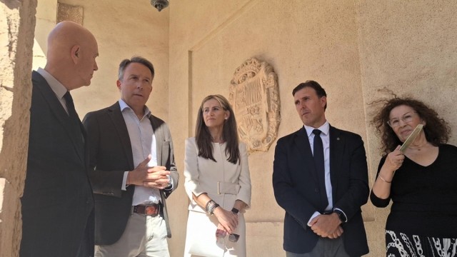 Lorca rinde homenaje a la memoria del juez Juan Alcázar en el primer aniversario de su fallecimiento