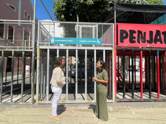 Las fiestas de Sant Pere cuentan por primera vez con un cadafal adaptado a personas con movilidad reducida