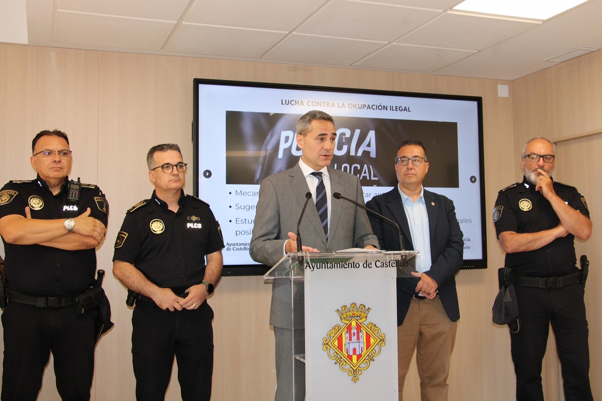 La Policía de Barrios de Castelló realiza 700 vigilancias y 30 reuniones vecinales en seis meses