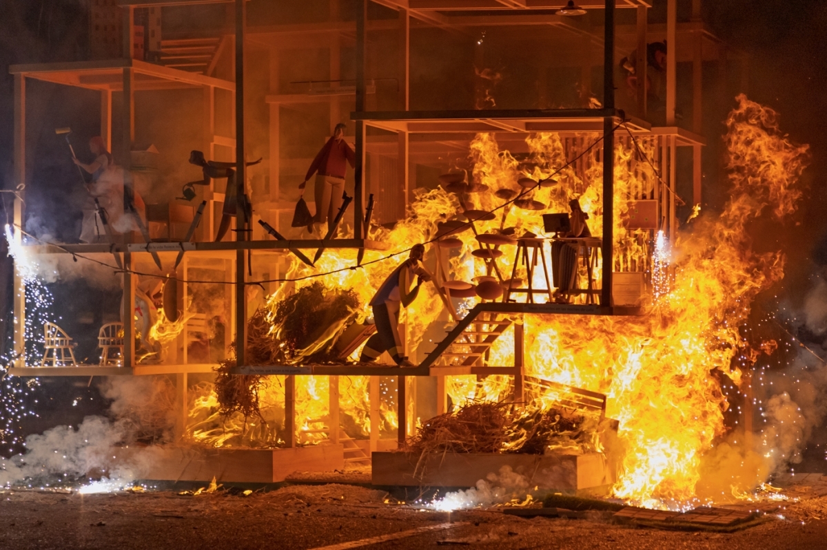 Fiestas apremia a cumplir las normas en la 'cremà' de Fogueres tras la polémica por las portaladas